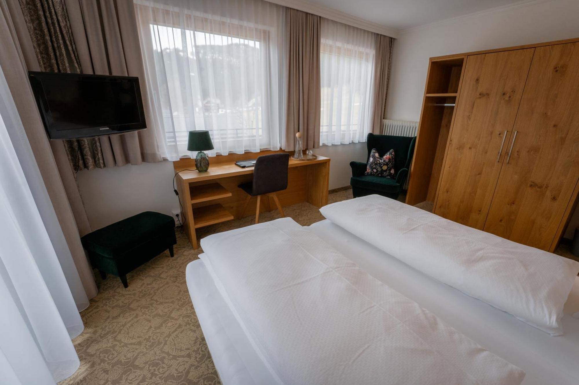 Pension Zirbenhof Ramsau am Dachstein Bagian luar foto